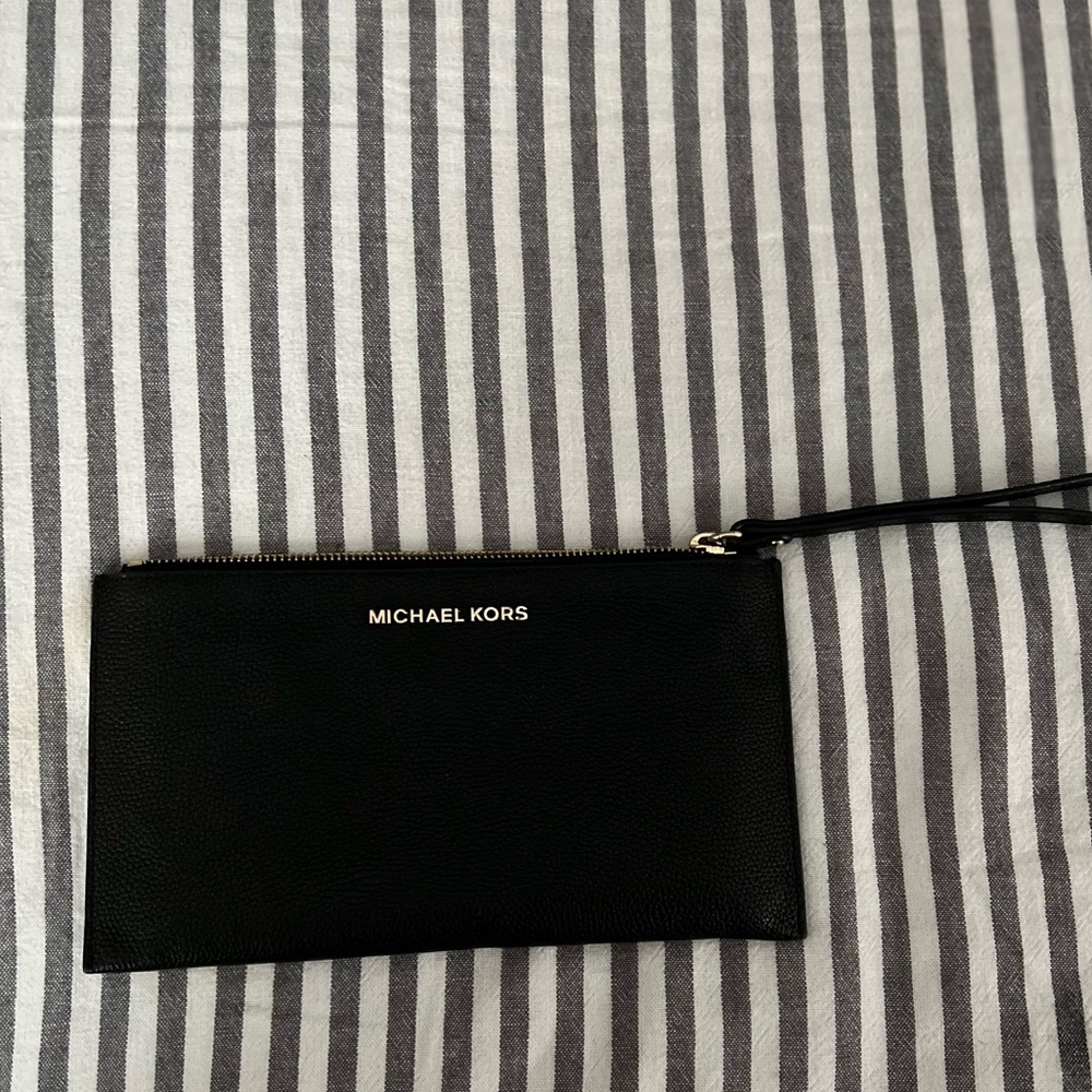 MICHAEL MICHAEL KORS
Jet Set Large Logo Wristlet